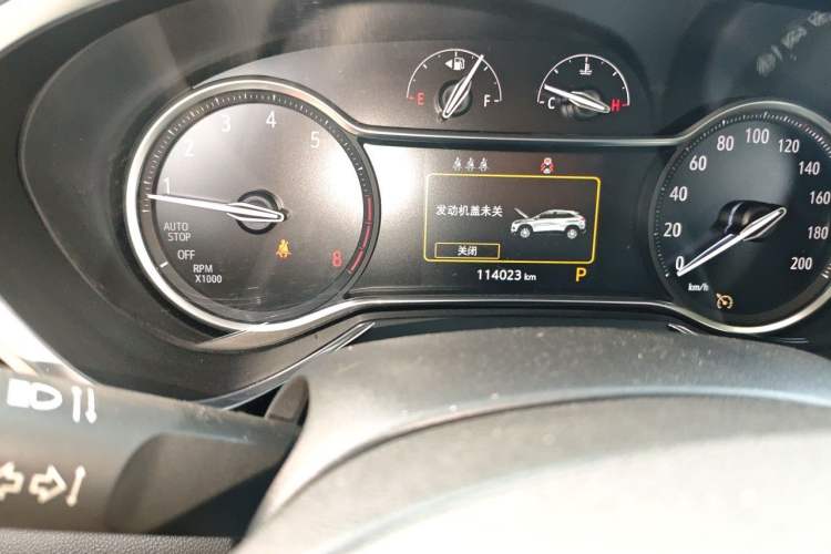 Used Buick Encore 2020 20T CVT Luxury Edition Odometer Close Up