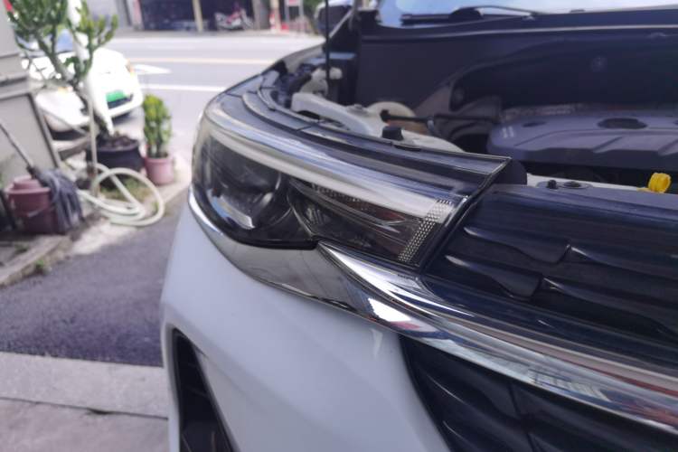 Used Buick Encore 2020 20T CVT Elite Edition Right Front Headlight