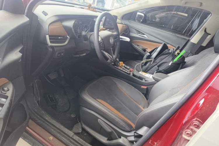 Used Buick Encore 2020 20T CVT Luxury Edition Left Front Seat