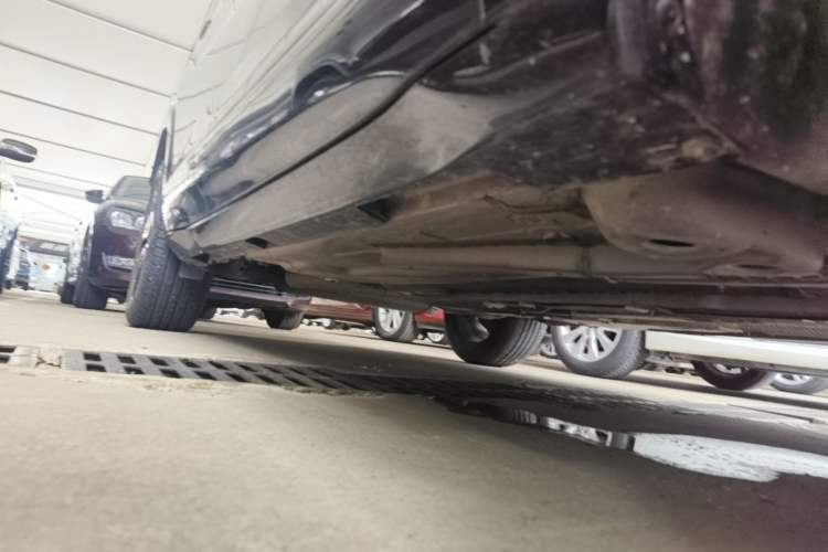 Used Buick Encore 2020 20T CVT Luxury Edition Right Side Sill