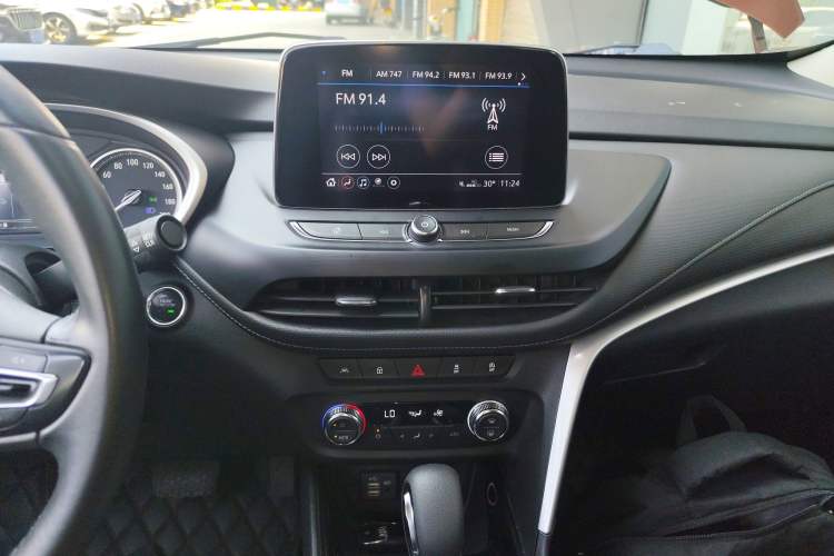Used Buick Encore 2020 20T CVT Elite Edition Audio And AC Panel