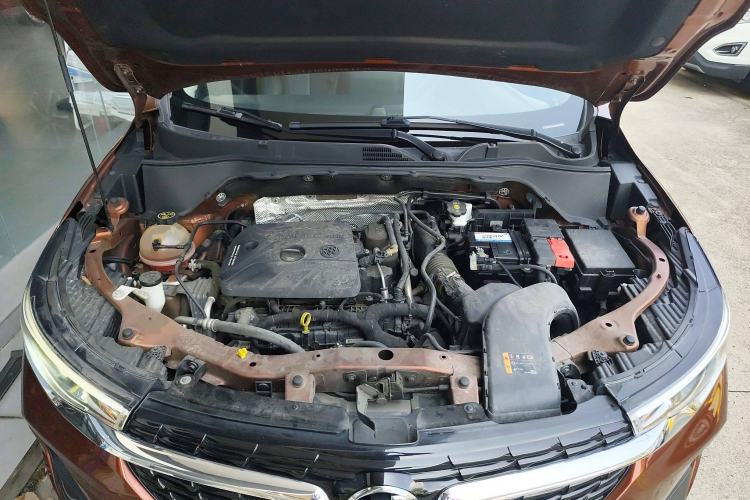 Used Buick Encore 2020 20T CVT Elite Edition Engine Bay