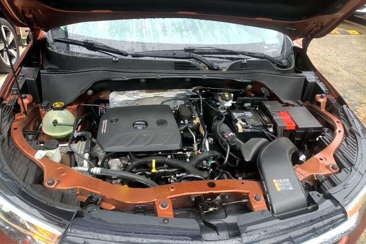Used Buick Encore 2020 20T CVT Elite Edition Engine Bay