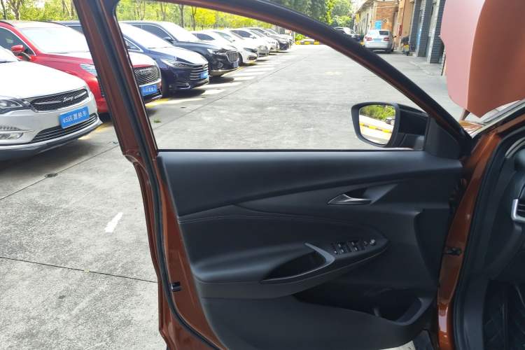 Used Buick Encore 2020 20T CVT Elite Edition Left Front Door Interior