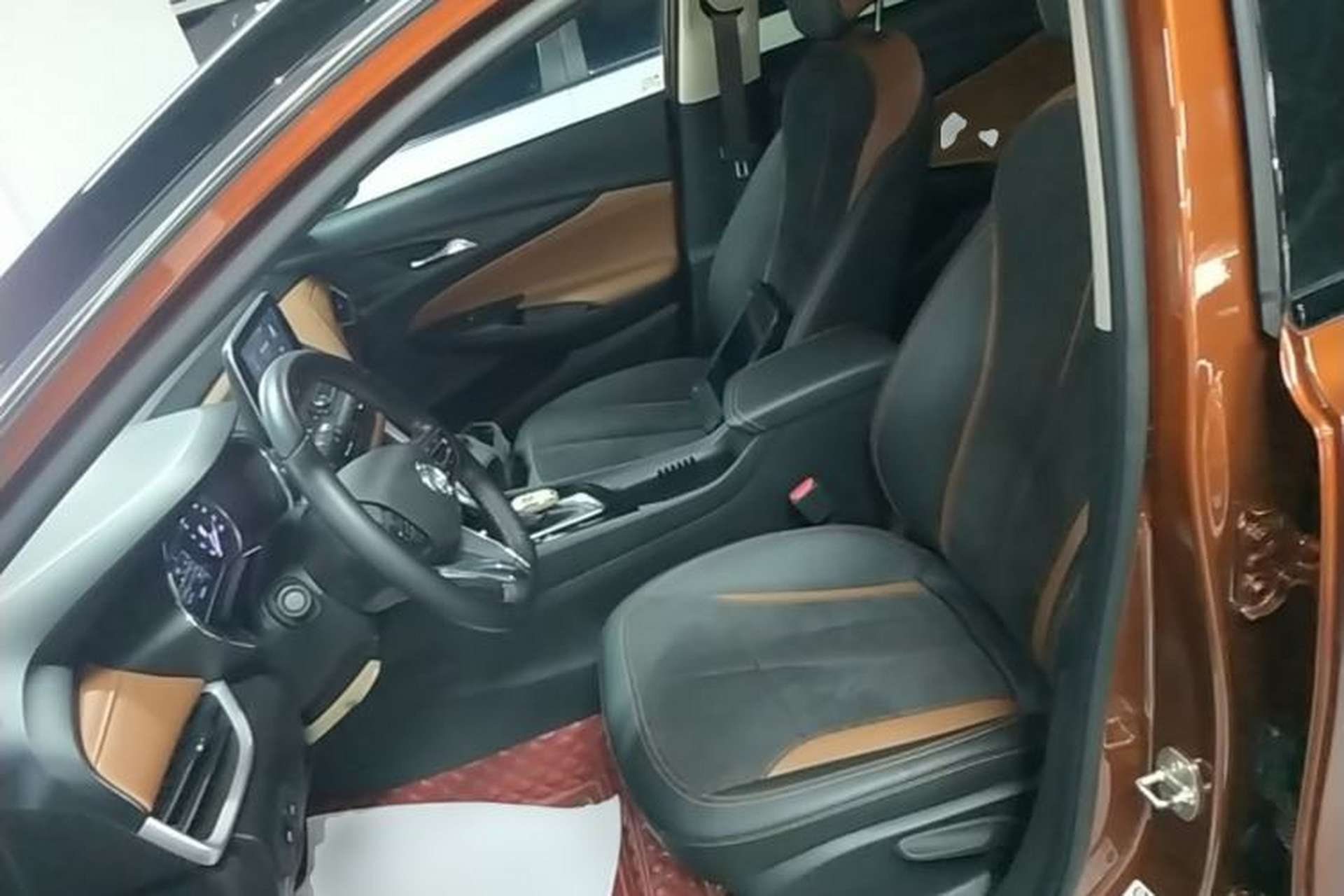 Used Buick Encore 2020 20T CVT Luxury Edition Left Front Seat