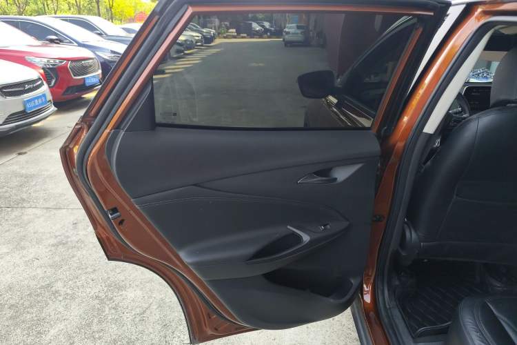 Used Buick Encore 2020 20T CVT Elite Edition Left Rear Door Interior