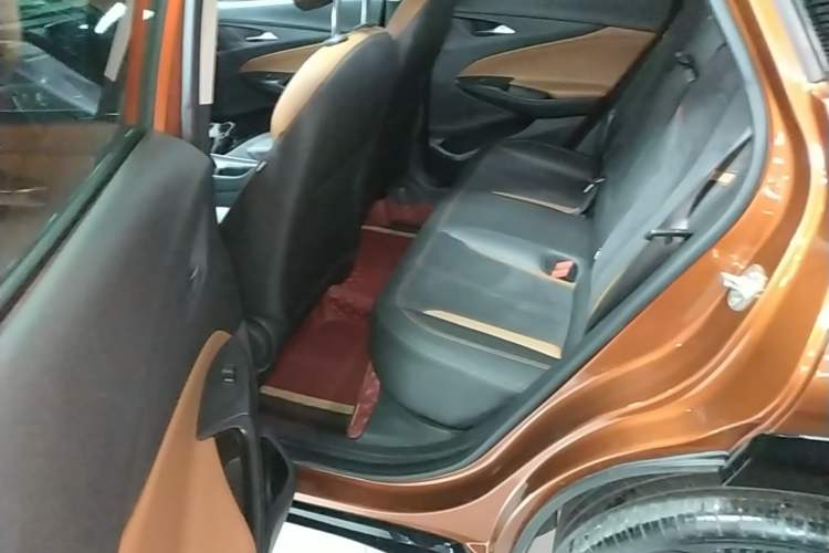 Used Buick Encore 2020 20T CVT Luxury Edition Left Rear Seat