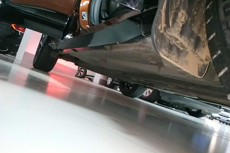 Used Buick Encore 2020 20T CVT Luxury Edition Right Side Sill