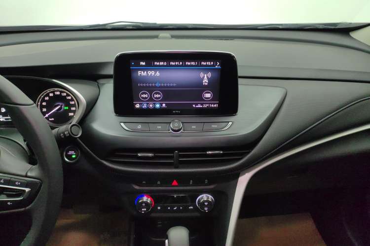 Used Buick Encore 2020 20T CVT Elite Edition Audio And AC Panel