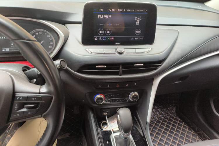 Used Buick Encore 2020 20T CVT Elite Edition Audio And AC Panel