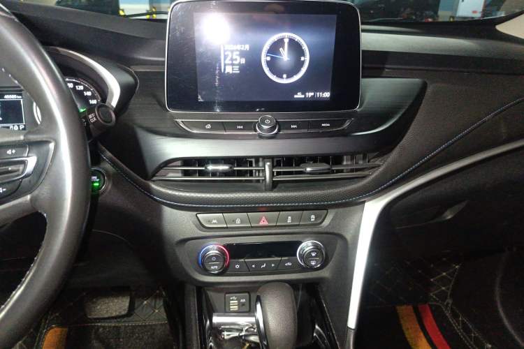 Used Buick Encore 2020 20T CVT Elite Edition Audio And AC Panel