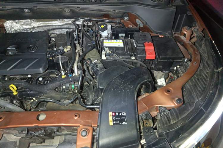 Used Buick Encore 2020 20T CVT Elite Edition Engine Bay Left