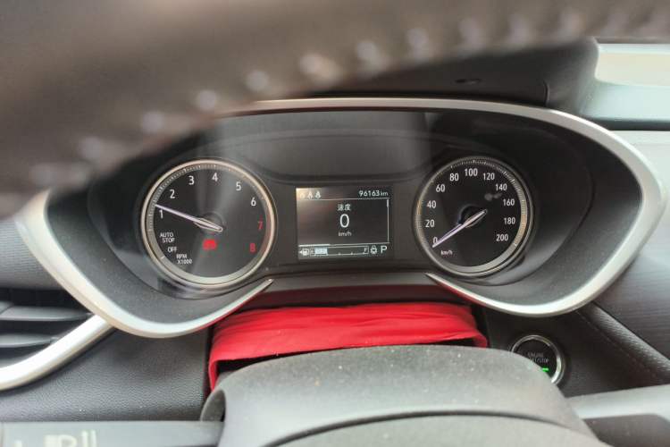 Used Buick Encore 2020 20T CVT Elite Edition Odometer Close Up