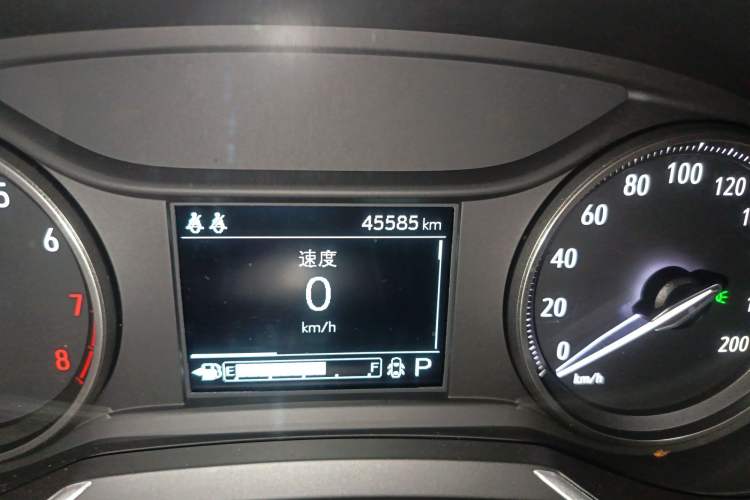 Used Buick Encore 2020 20T CVT Elite Edition Odometer Close Up