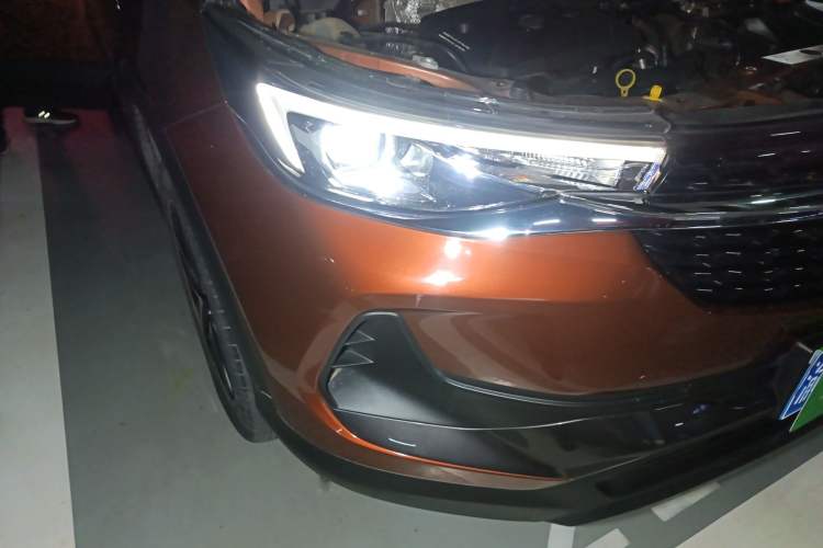 Used Buick Encore 2020 20T CVT Elite Edition Right Front Headlight