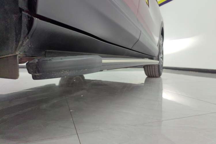 Used Buick Encore 2020 20T CVT Elite Edition Right Side Sill