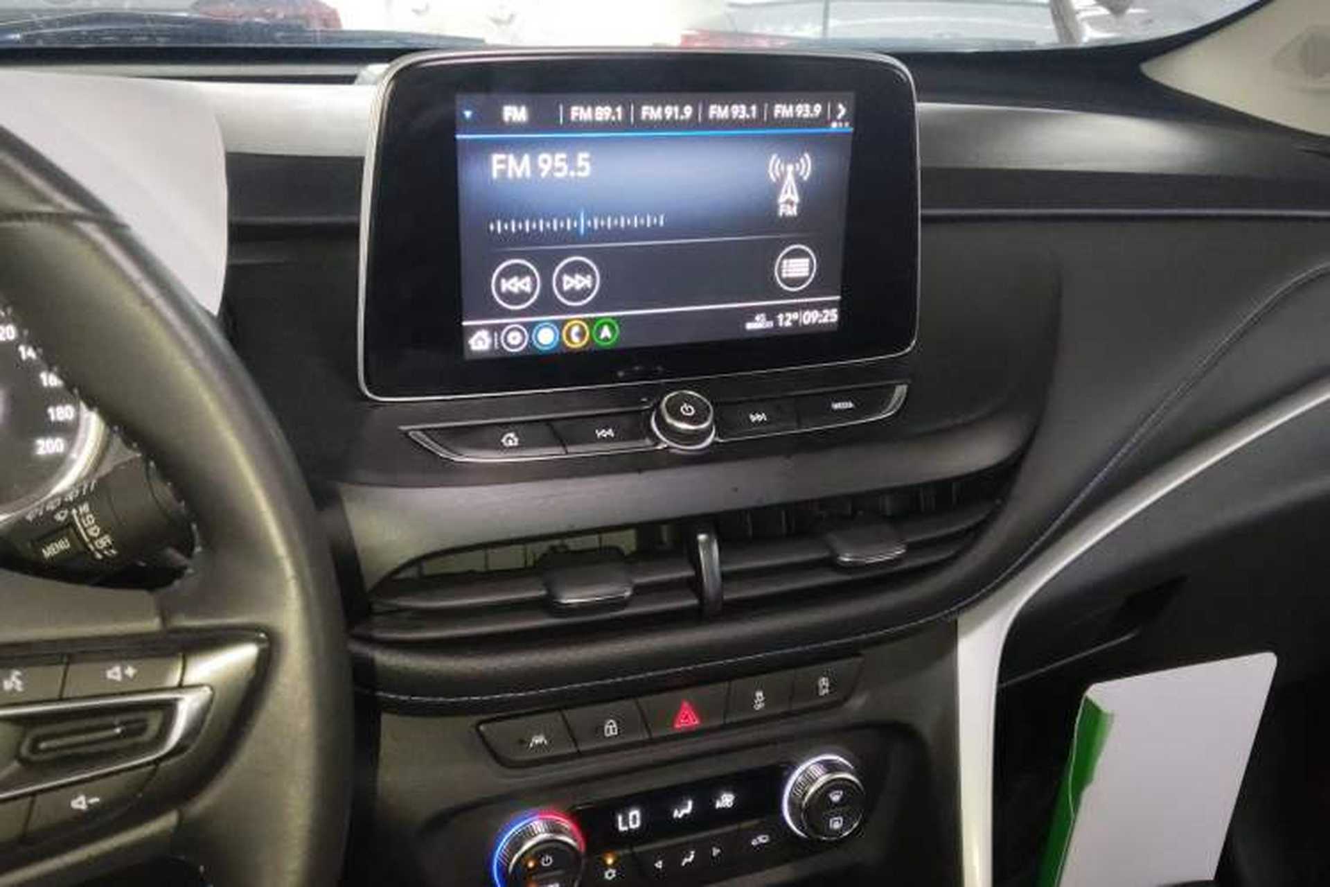 Used Buick Encore 2020 20T CVT Elite Edition Audio And AC Panel