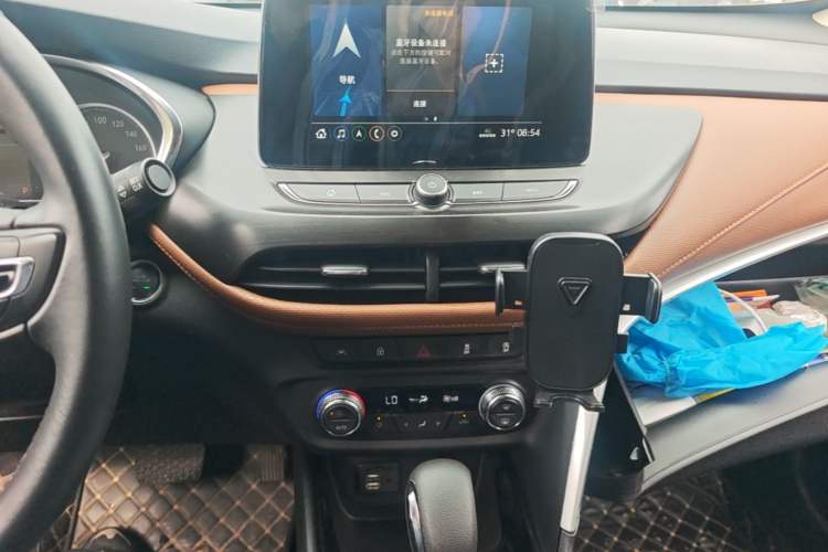 Used Buick Encore 2020 20T CVT Luxury Edition Audio And AC Panel