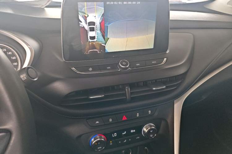 Used Buick Encore 2020 20T CVT Elite Edition Audio And AC Panel