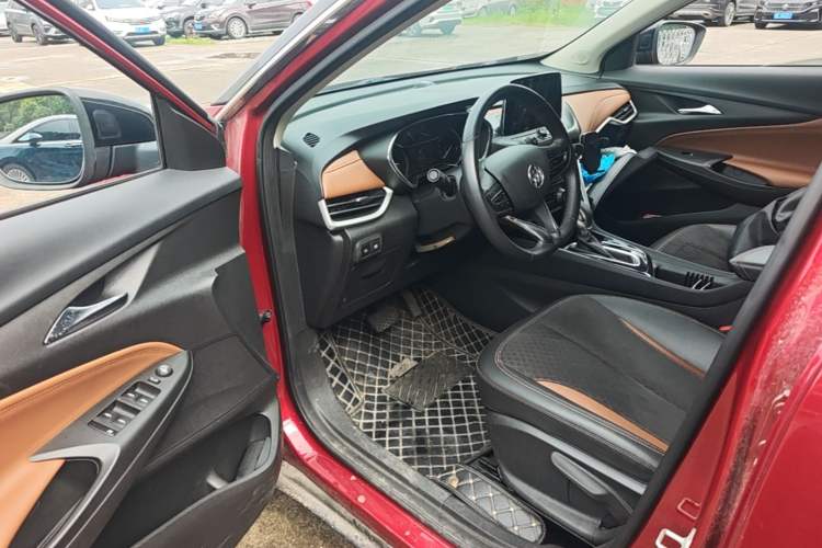Used Buick Encore 2020 20T CVT Luxury Edition Driver Seat