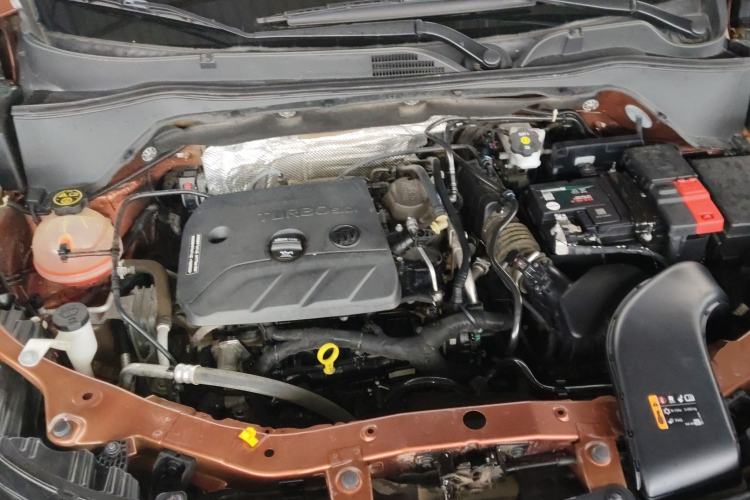 Used Buick Encore 2020 20T CVT Elite Edition Engine Bay