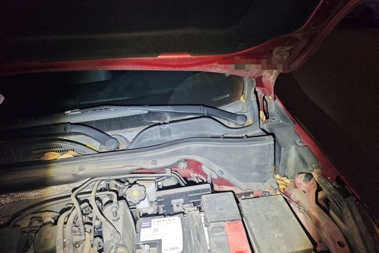 Used Buick Encore 2020 20T CVT Elite Edition Engine Bay Left