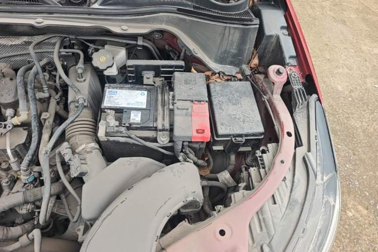 Used Buick Encore 2020 20T CVT Luxury Edition Engine Bay Left
