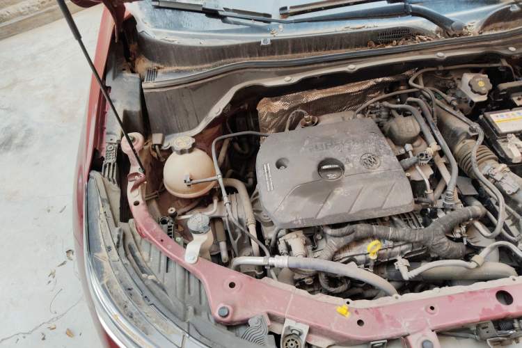 Used Buick Encore 2020 20T CVT Luxury Edition Engine Bay Right