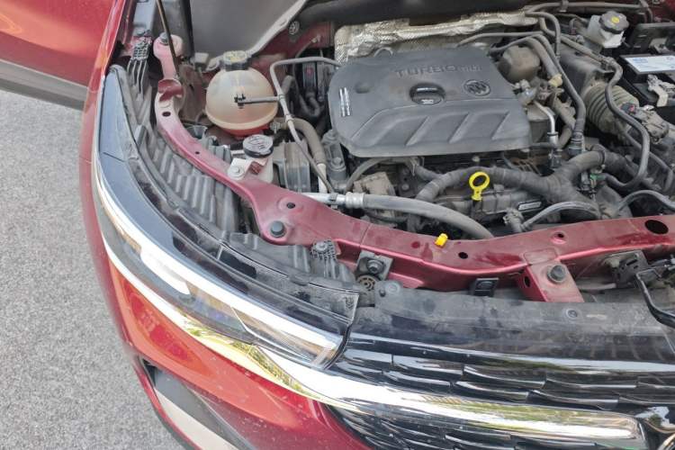 Used Buick Encore 2020 20T CVT Elite Edition Engine Bay Right