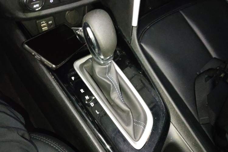 Used Buick Encore 2020 20T CVT Elite Edition Gear Lever