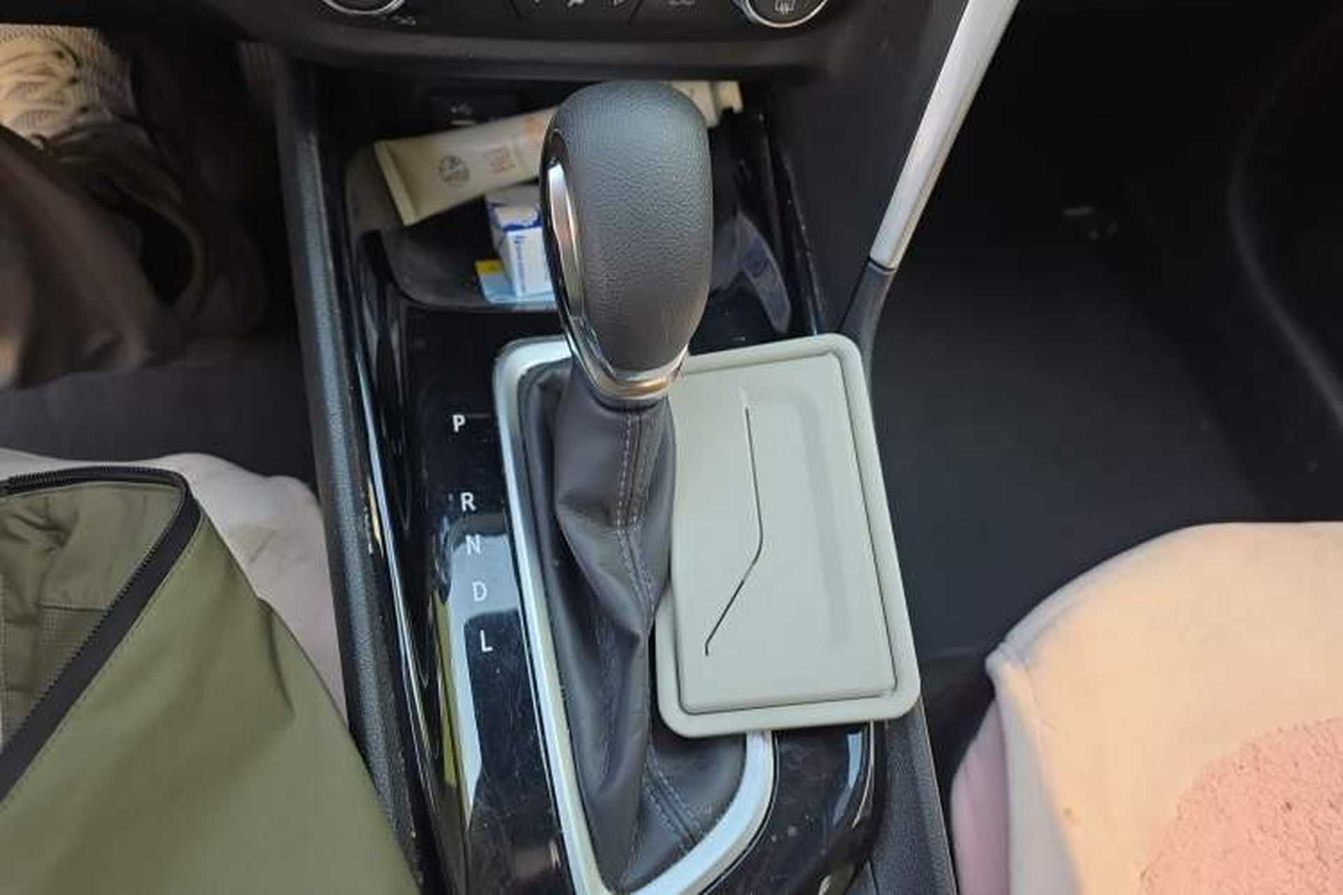 Used Buick Encore 2020 20T CVT Elite Edition Gear Lever