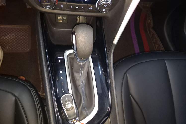 Used Buick Encore 2020 20T CVT Elite Edition Gear Lever