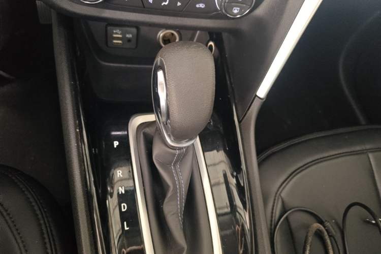 Used Buick Encore 2020 20T CVT Elite Edition Gear Lever