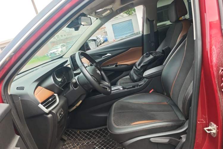 Used Buick Encore 2020 20T CVT Luxury Edition Left Front Seat