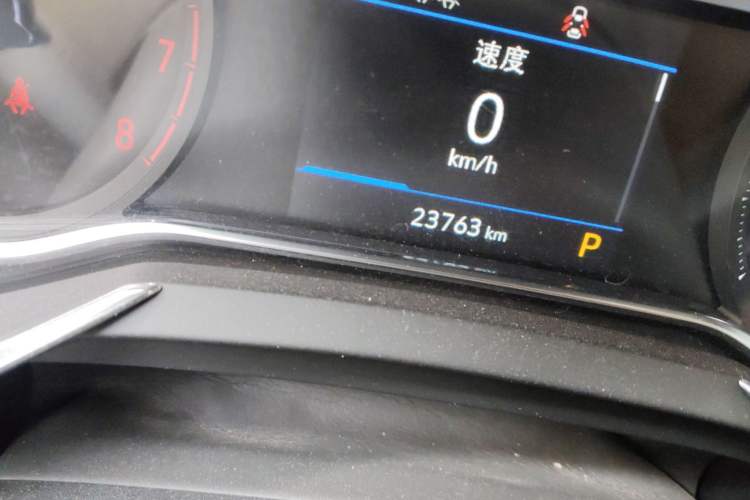 Used Buick Encore 2020 20T CVT Luxury Edition Odometer Close Up