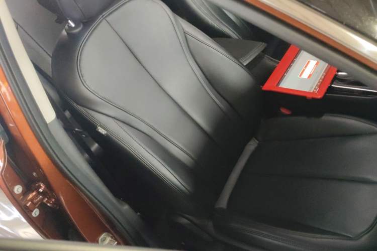 Used Buick Encore 2020 20T CVT Elite Edition Right Front Seat