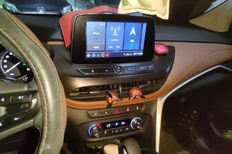 Used Buick Encore 2020 20T CVT Luxury Edition Audio And AC Panel