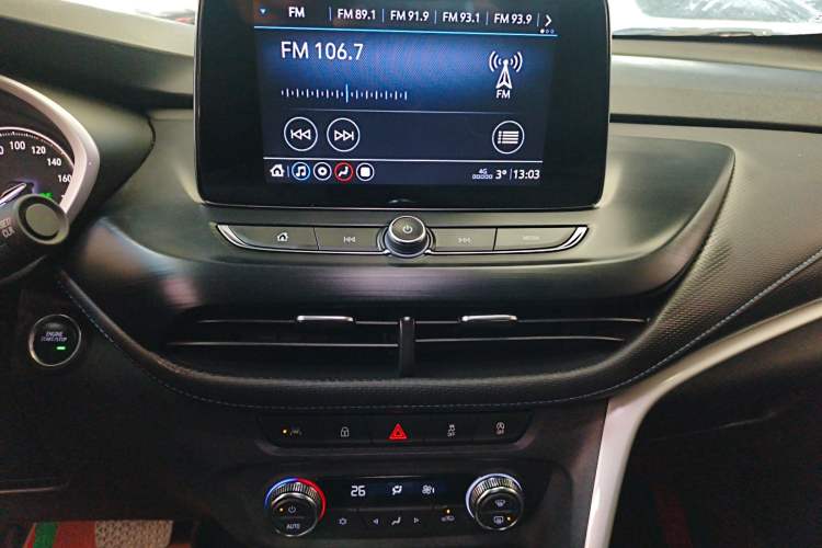 Used Buick Encore 2020 20T CVT Elite Edition Audio And AC Panel
