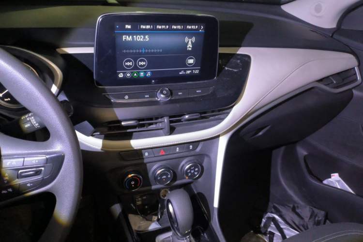 Used Buick Encore 2020 15T Automatic Trend Edition Audio And AC Panel
