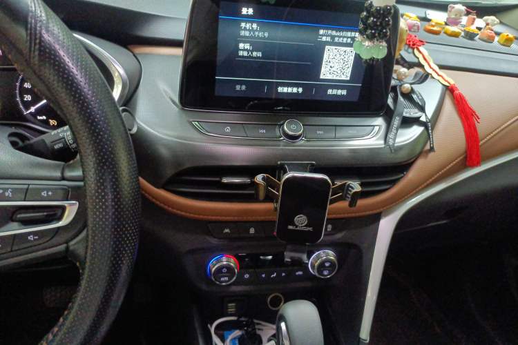 Used Buick Encore 2020 20T CVT Luxury Edition Audio And AC Panel