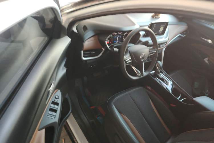 Used Buick Encore 2020 20T CVT Luxury Edition Driver Seat