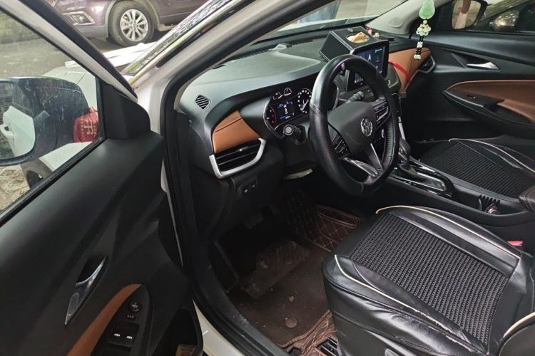 Used Buick Encore 2020 20T CVT Luxury Edition Driver Seat