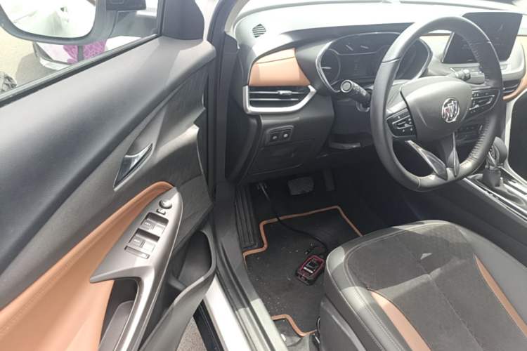 Used Buick Encore 2020 20T CVT Luxury Edition Driver Seat