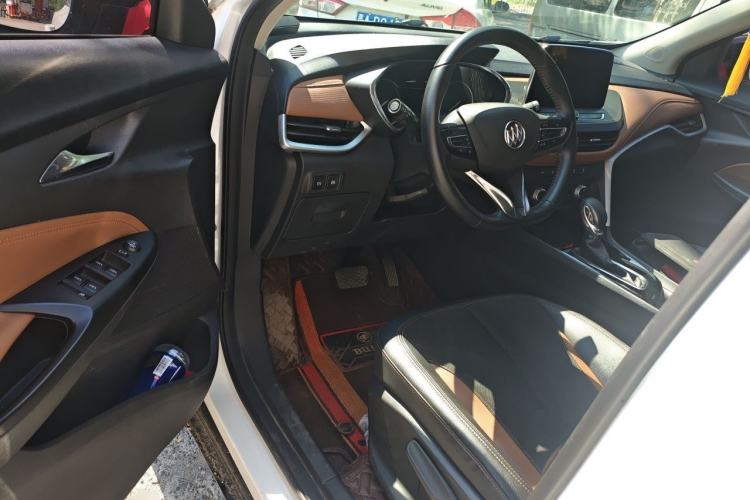 Used Buick Encore 2020 20T CVT Luxury Edition Driver Seat