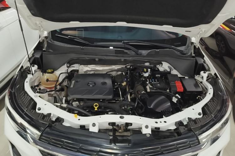 Used Buick Encore 2020 20T CVT Elite Edition Engine Bay