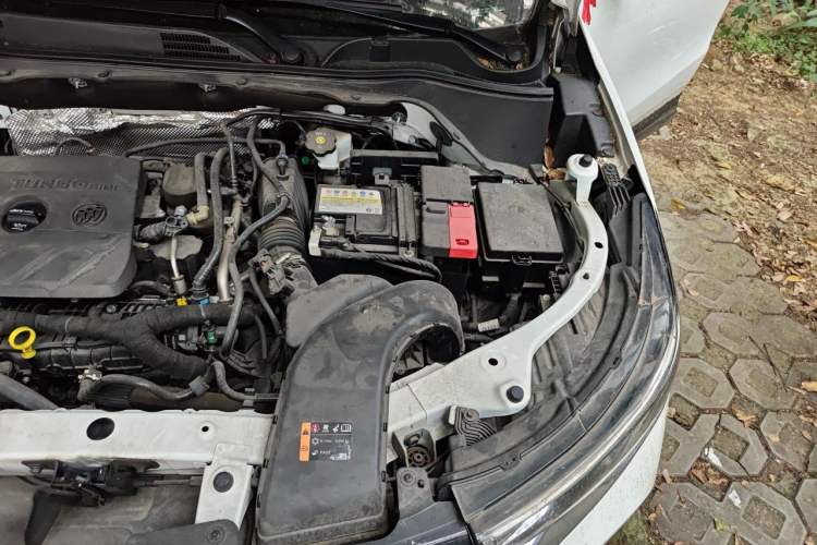 Used Buick Encore 2020 20T CVT Luxury Edition Engine Bay Left