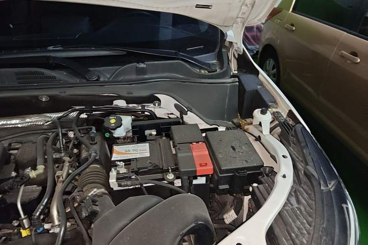 Used Buick Encore 2020 20T CVT Elite Edition Engine Bay Left