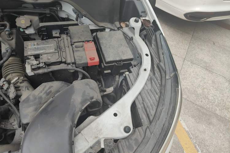 Used Buick Encore 2020 20T CVT Elite Edition Engine Bay Left