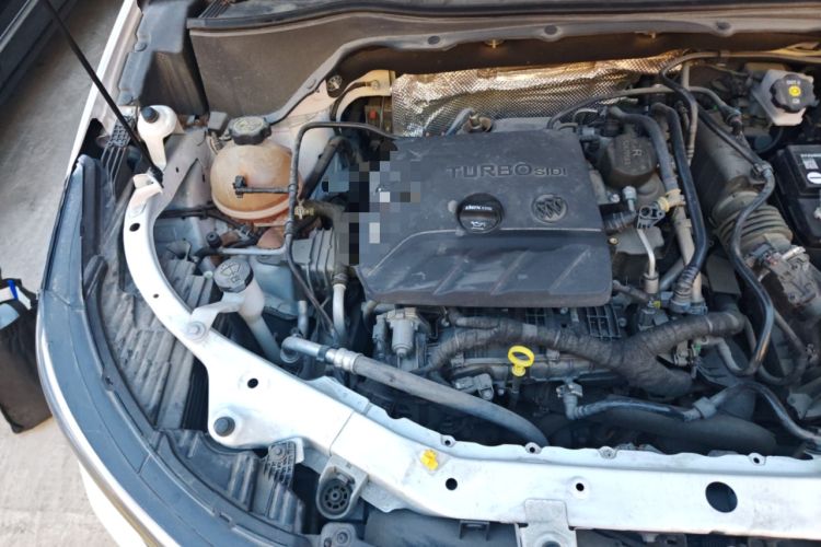 Used Buick Encore 2020 20T CVT Elite Edition Engine Bay Right