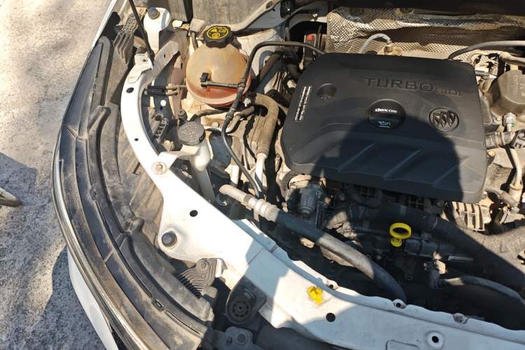 Used Buick Encore 2020 20T CVT Luxury Edition Engine Bay Right